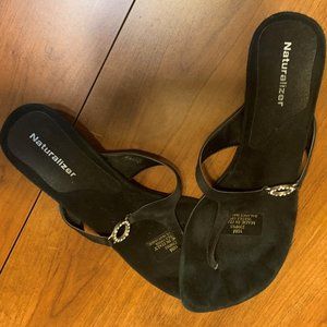 Naturalizer thong sandals size 10M